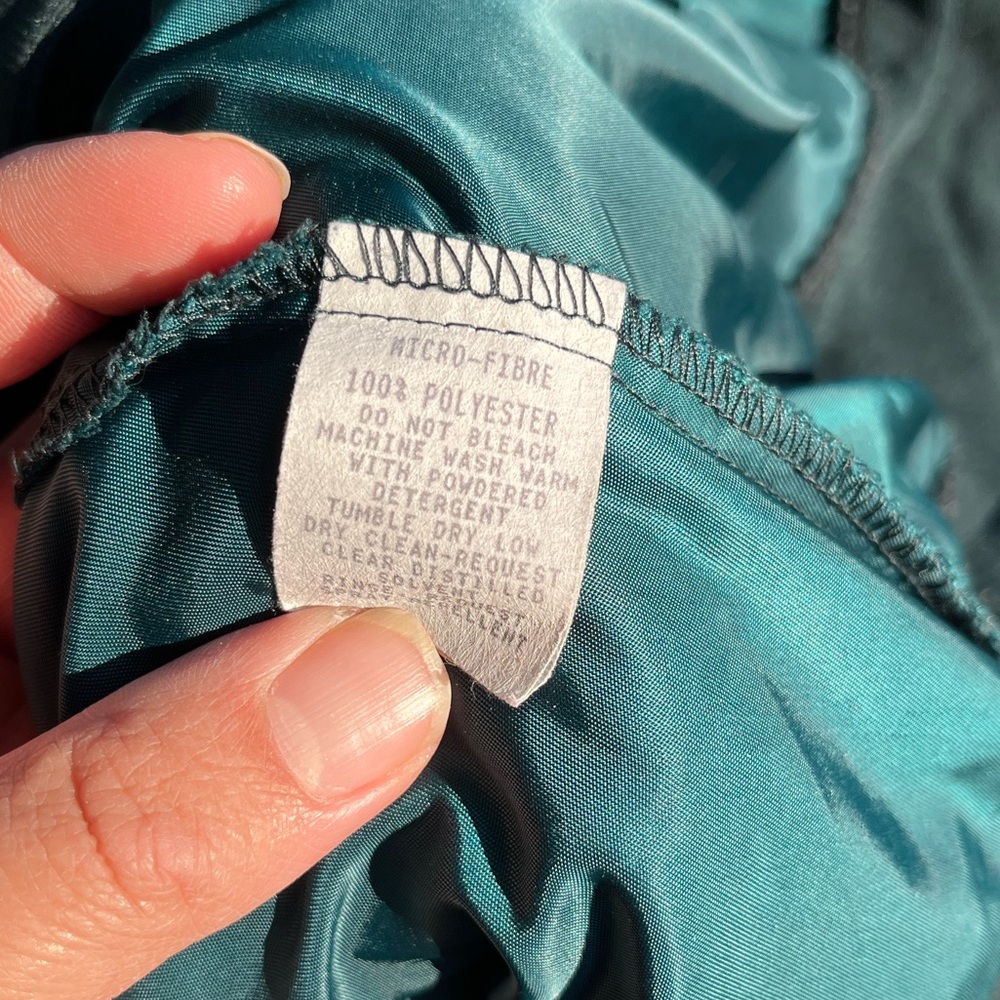 Zero Restriction Lightweight Pullover Windbreaker… - image 5